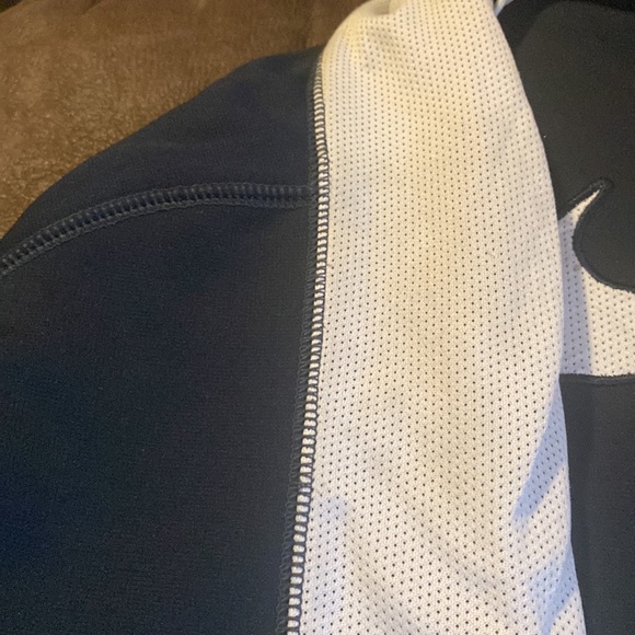 Nike Hoodie (heavy) - Picture 8 of 11